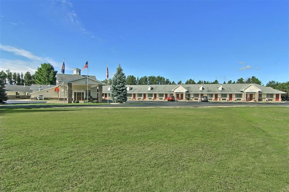 Best Western Of Harbor Springs Zewnętrze zdjęcie