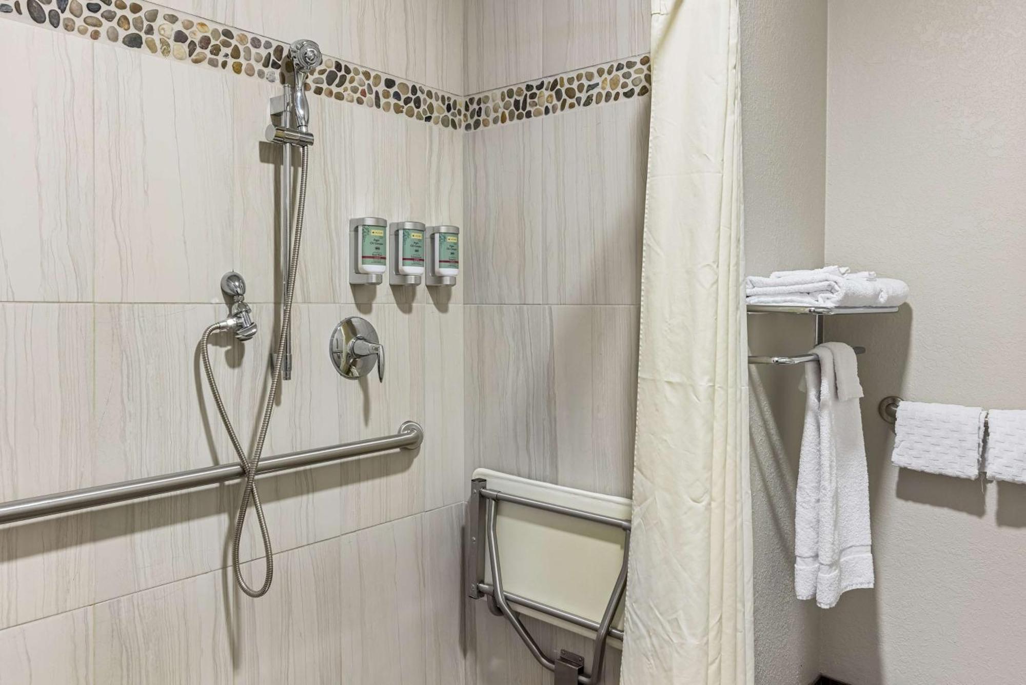 Best Western Of Harbor Springs Zewnętrze zdjęcie