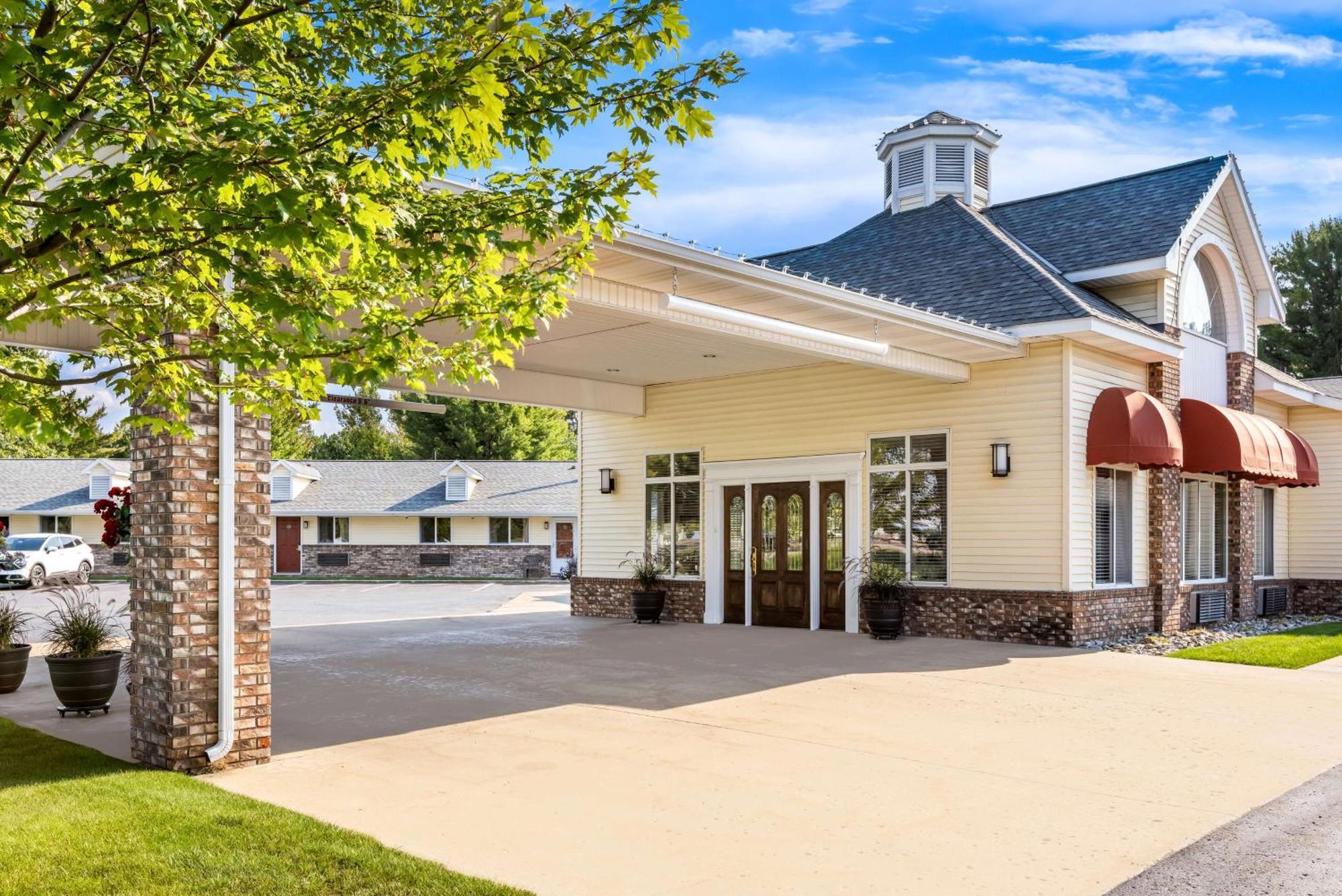 Best Western Of Harbor Springs Zewnętrze zdjęcie