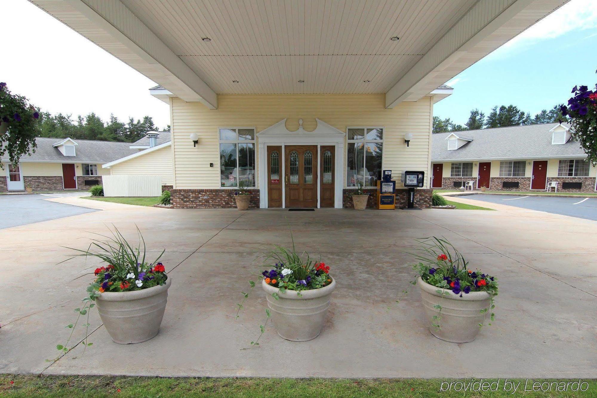 Best Western Of Harbor Springs Zewnętrze zdjęcie