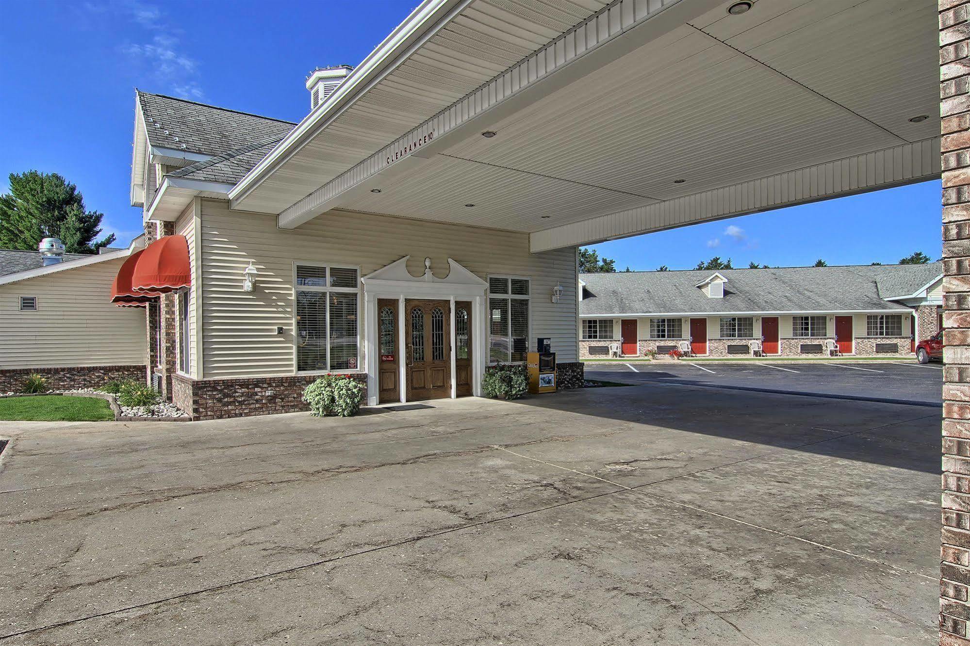 Best Western Of Harbor Springs Zewnętrze zdjęcie