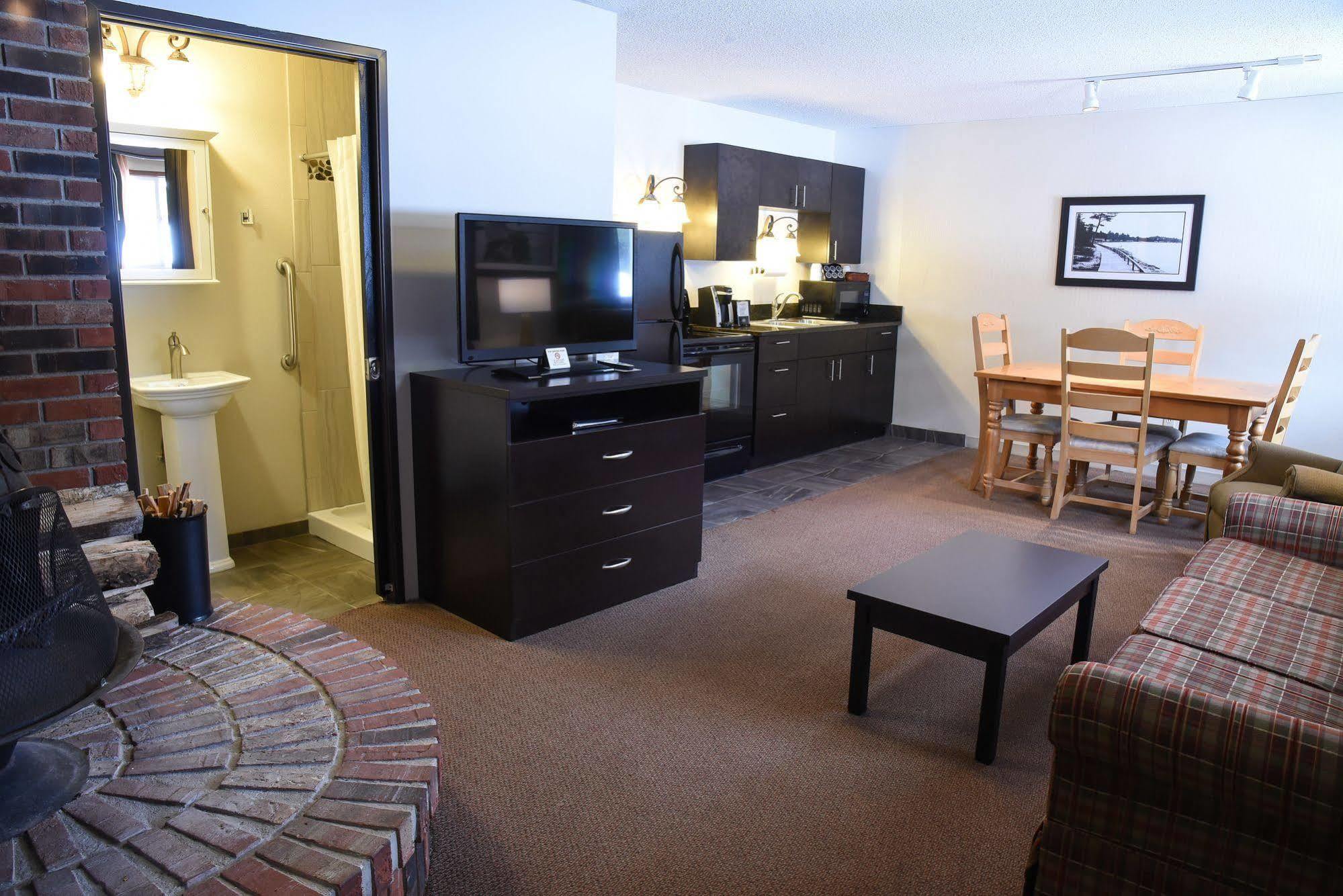 Best Western Of Harbor Springs Zewnętrze zdjęcie