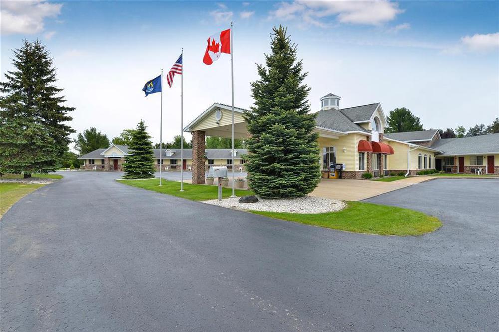 Best Western Of Harbor Springs Zewnętrze zdjęcie